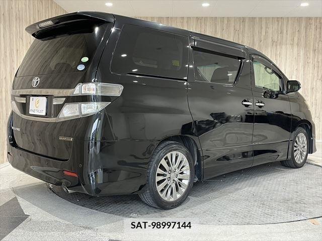 Toyota VELLFIRE 2013-12 379879-4
