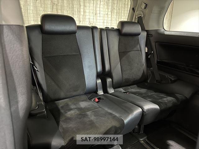 Toyota VELLFIRE 2013-12 379879-21