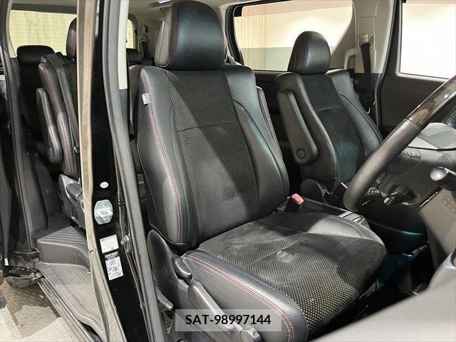 Toyota VELLFIRE 2013-12 379879-19