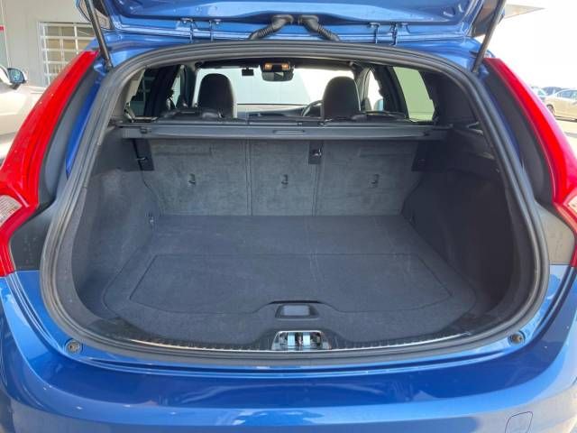 Volvo V60 2017-04 192926-13