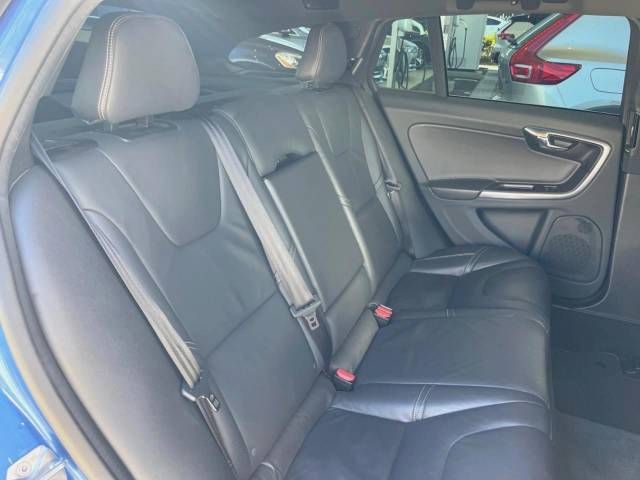 Volvo V60 2017-04 192926-12
