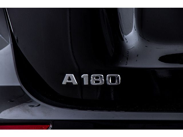 Mercedes Benz A-CLASS 2019-01 19380-12