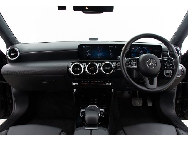 Mercedes Benz A-CLASS 2019-01 19380-1