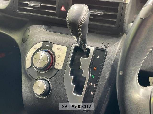 Toyota SIENTA 2015-11 375428-18