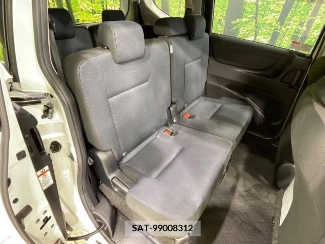 Toyota SIENTA 2015-11 375428-8