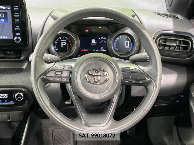 Toyota YARIS 2022-04 330631-11