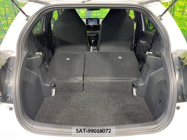 Toyota YARIS 2022-04 330631-10