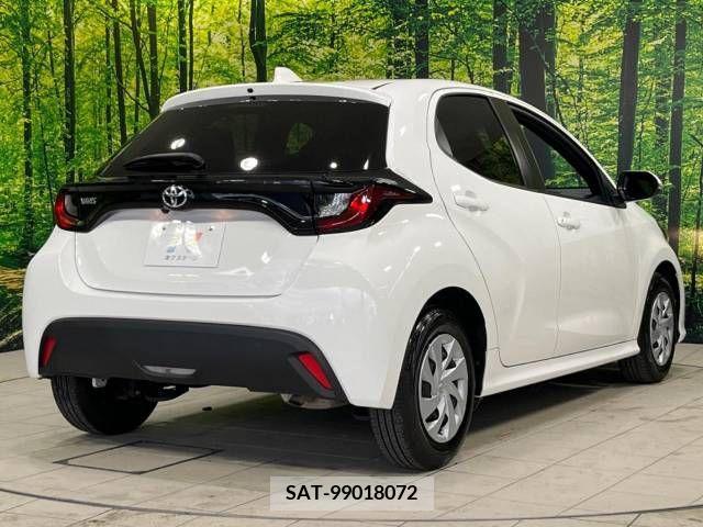 Toyota YARIS 2022-04 330631-17