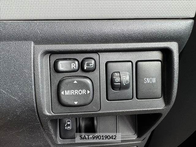 Toyota SIENTA 2009-09 349219-24