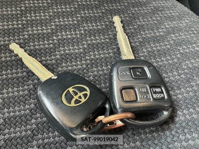 Toyota SIENTA 2009-09 349219-4