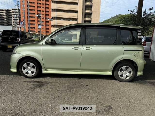 Toyota SIENTA 2009-09 349219-13