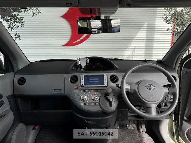 Toyota SIENTA 2009-09 349219-1