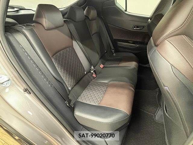 Toyota C-HR 2017-06 294890-5