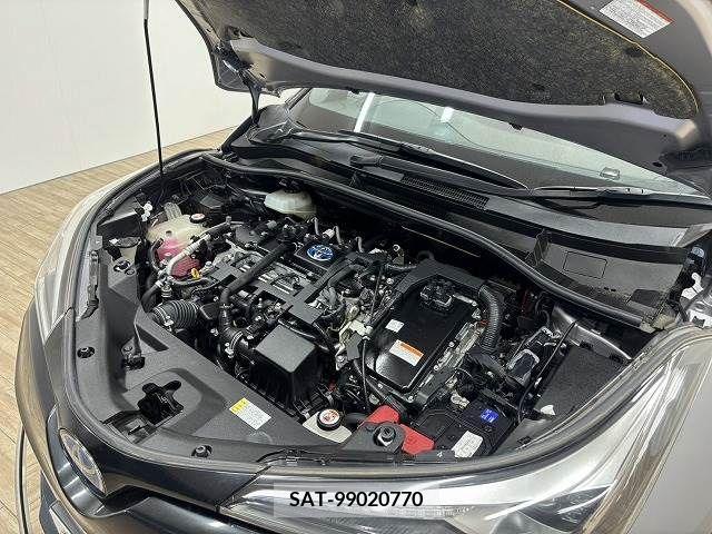 Toyota C-HR 2017-06 294890-17