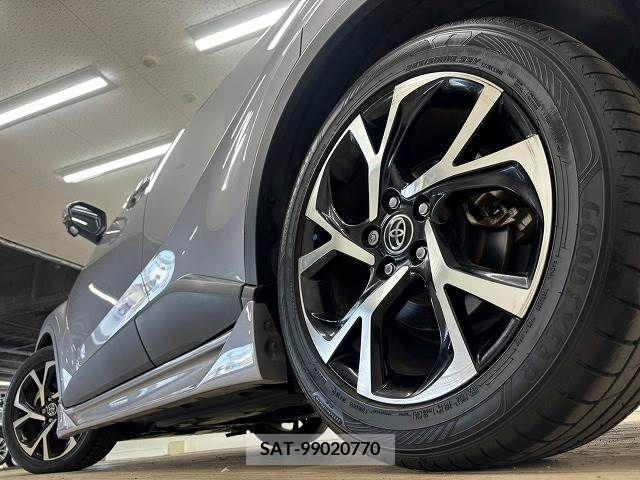 Toyota C-HR 2017-06 294890-18