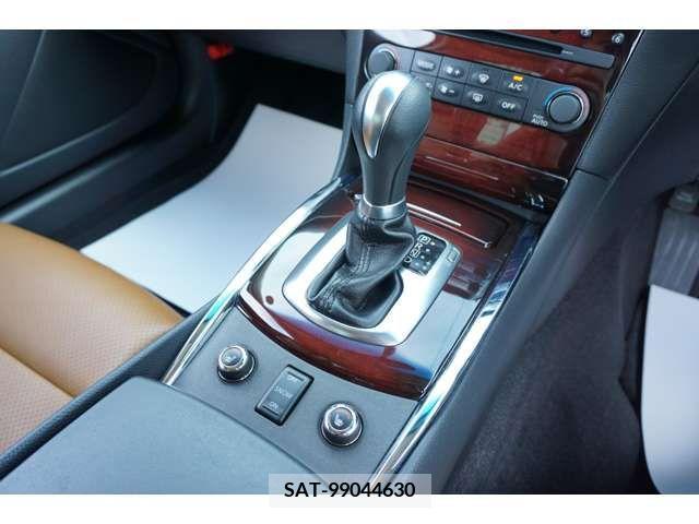 Nissan SKYLINE COUPE 2010-04 368343-13