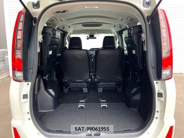 Toyota NOAH 2016-07 321479-11