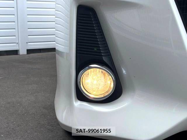 Toyota NOAH 2016-07 321479-18
