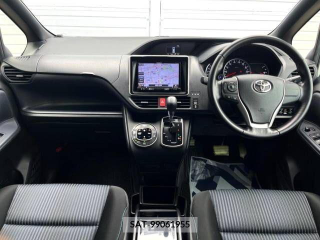 Toyota NOAH 2016-07 321479-1