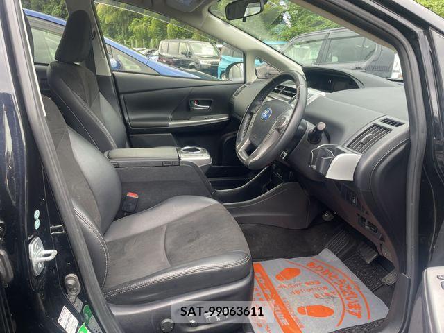 Toyota PRIUS ALPHA 2015-11 330088-4