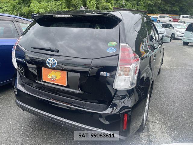 Toyota PRIUS ALPHA 2015-11 330088-2