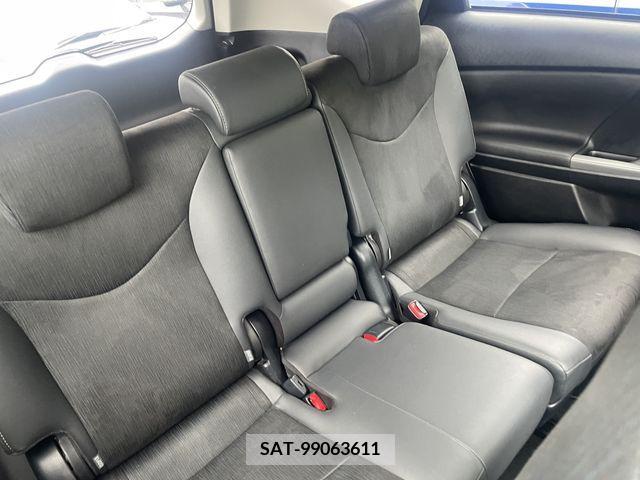 Toyota PRIUS ALPHA 2015-11 330088-6