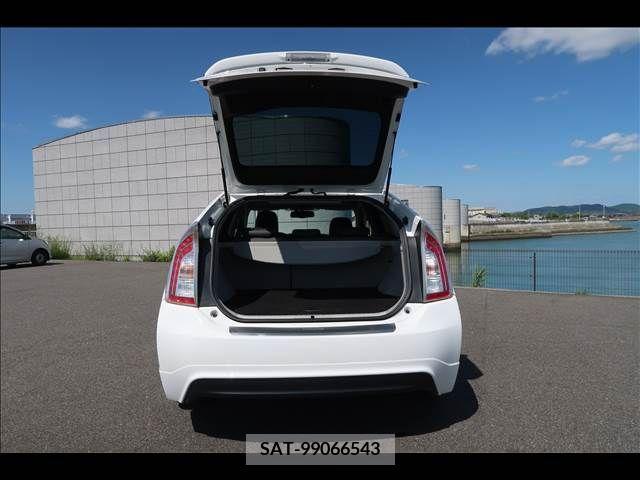 Toyota PRIUS 2012-05 282295-19