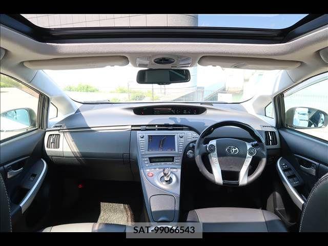 Toyota PRIUS 2012-05 282295-8