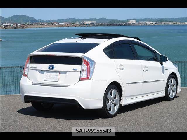 Toyota PRIUS 2012-05 282295-7