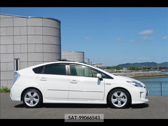 Toyota PRIUS 2012-05 282295-6