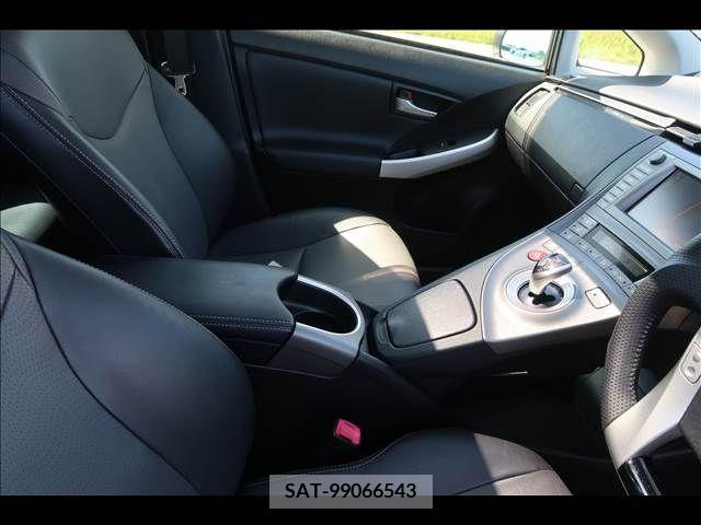 Toyota PRIUS 2012-05 282295-11