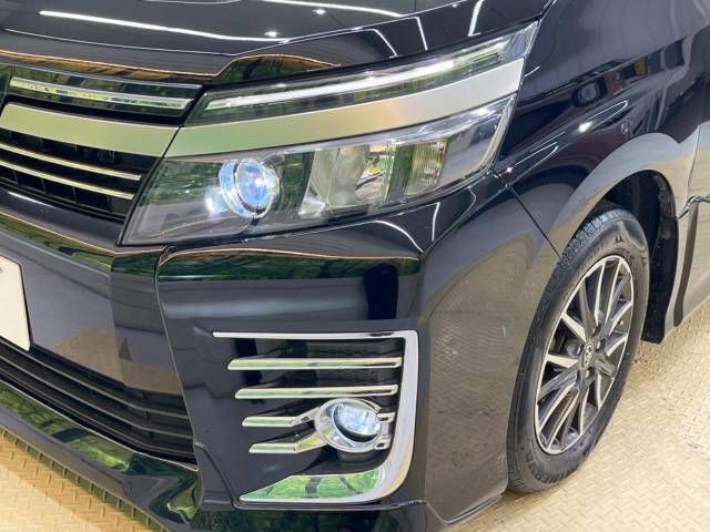Toyota VOXY 2017-03 196690-12