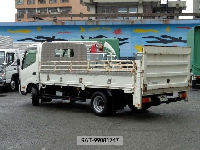 Hino DUTRO 2017-02 222507-1