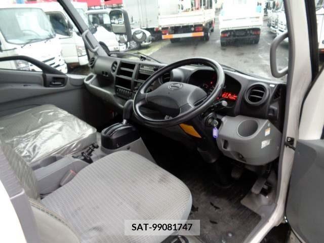 Hino DUTRO 2017-02 222507-2