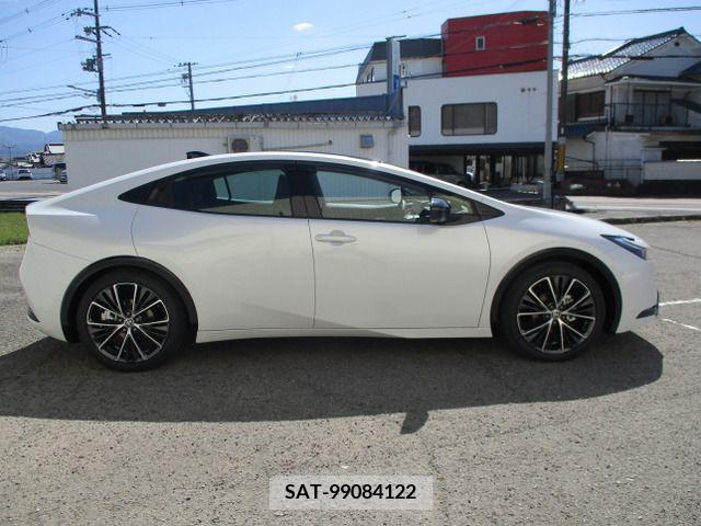 Toyota PRIUS 2024-02 282181-4
