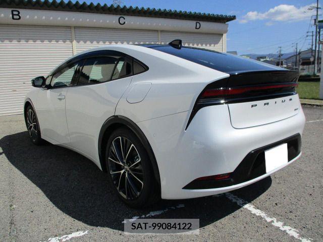Toyota PRIUS 2024-02 282181-6