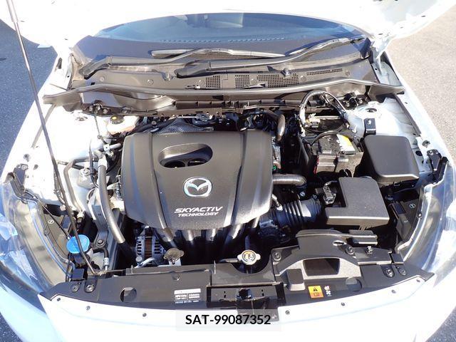 Mazda DEMIO 2017-11 371982-18