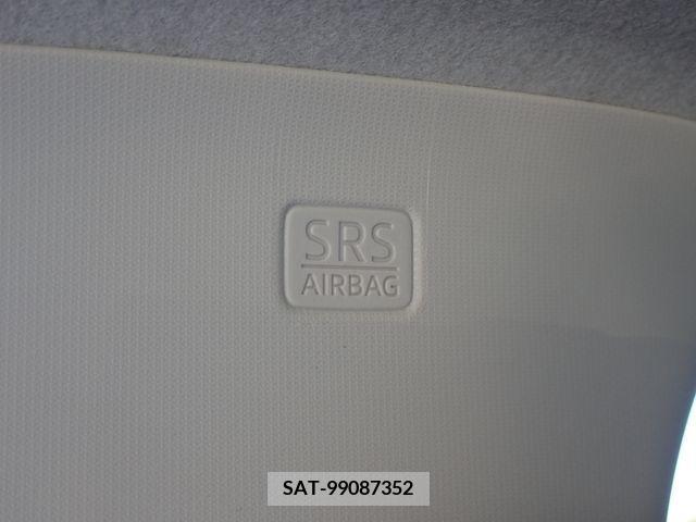 Mazda DEMIO 2017-11 371982-14