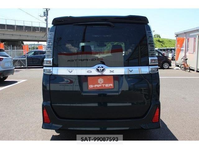 Toyota VOXY 2018-12 321593-8