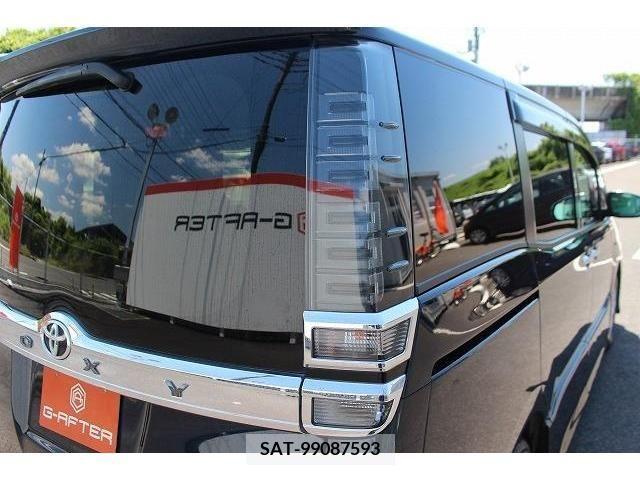 Toyota VOXY 2018-12 321593-11