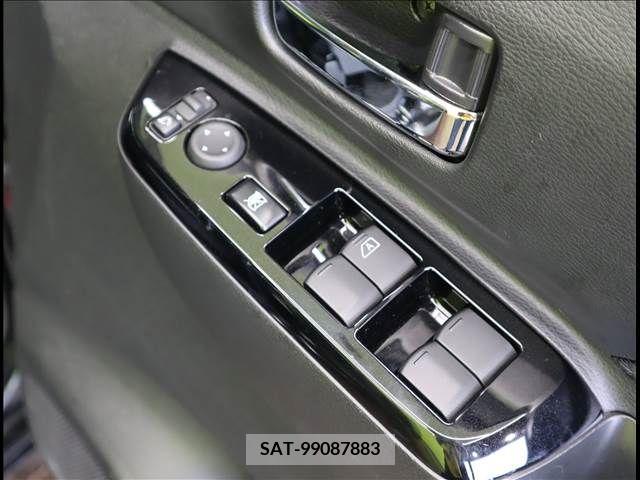 Nissan ROOX 2020-07 388532-17