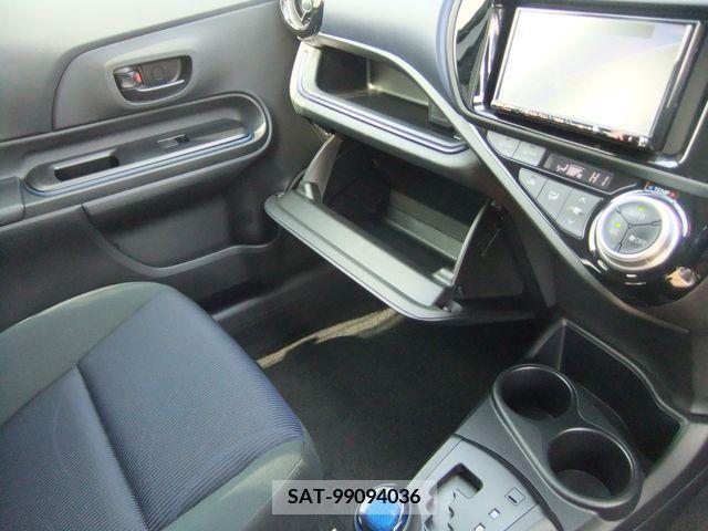 Toyota AQUA 2017-03 314273-9