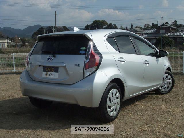 Toyota AQUA 2017-03 314273-2