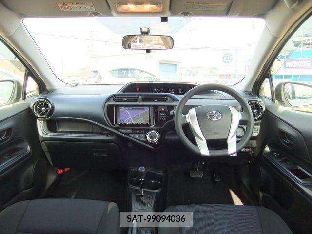 Toyota AQUA 2017-03 314273-1