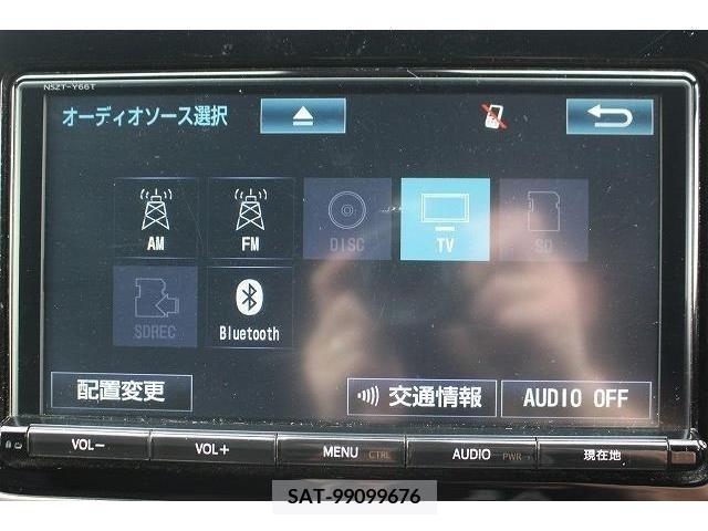 Toyota VOXY 2017-09 236002-2