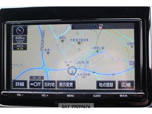 Toyota VOXY 2017-09 236002-1