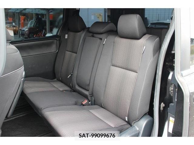 Toyota VOXY 2017-09 236002-16