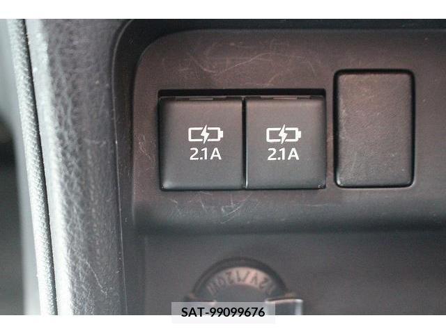 Toyota VOXY 2017-09 236002-6