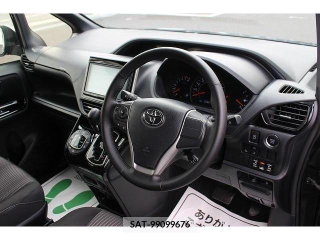 Toyota VOXY 2017-09 236002-13