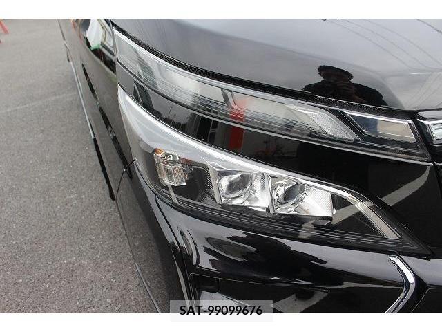 Toyota VOXY 2017-09 236002-10